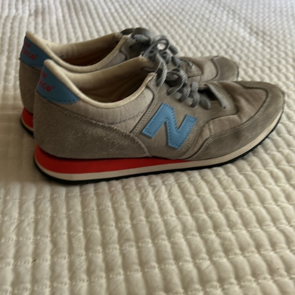 Gray new balance, tennis shoes women’s size 9